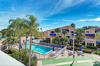 Sandy Cay Condos pool area
