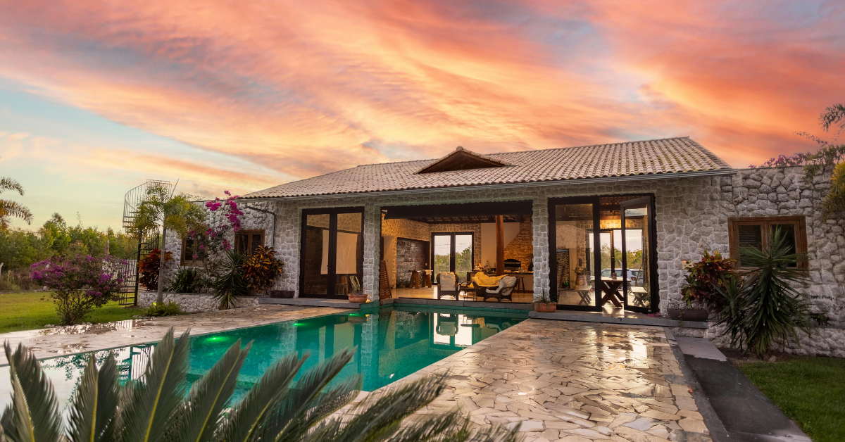 Vacation Rental with sunset and private pool